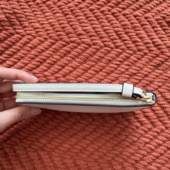 Coach Cream Leather Wristlet/Zip Pouch - New with Tag - Picture 3 of 11